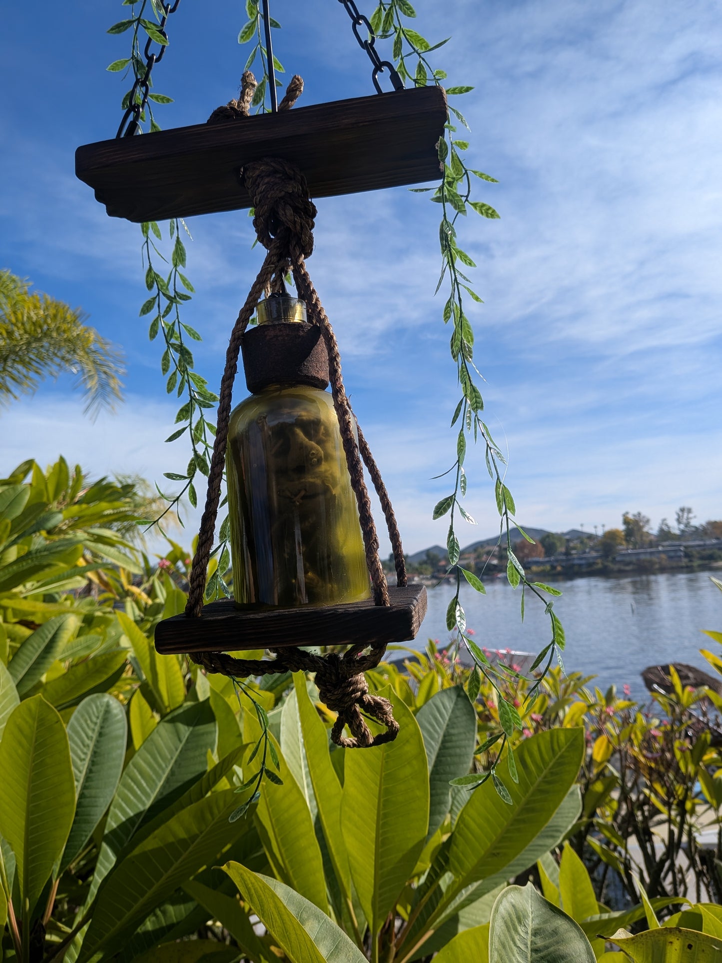 Creature Feature Shrunken Head Beachcomber Lamp